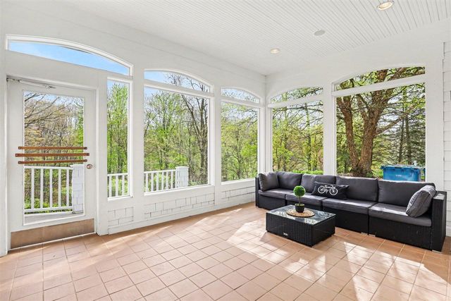1670 Flowers Crossing Drive, Grand Rapids, MI 49525