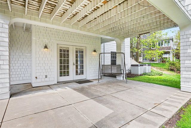 1670 Flowers Crossing Drive, Grand Rapids, MI 49525
