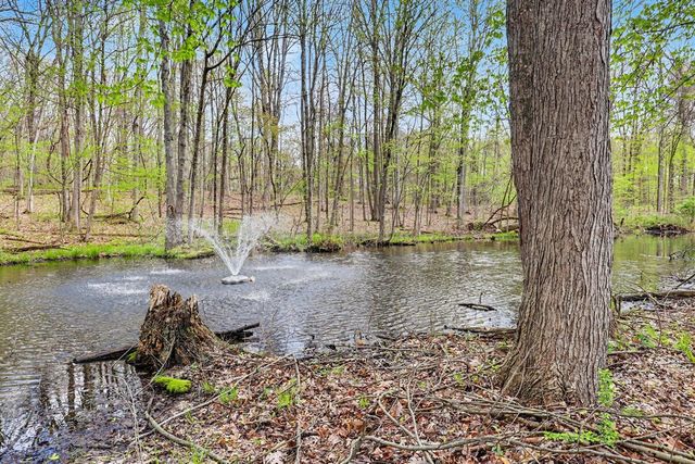 1670 Flowers Crossing Drive, Grand Rapids, MI 49525