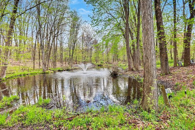 1670 Flowers Crossing Drive, Grand Rapids, MI 49525