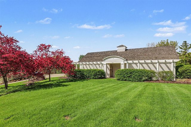 1670 Flowers Crossing Drive, Grand Rapids, MI 49525