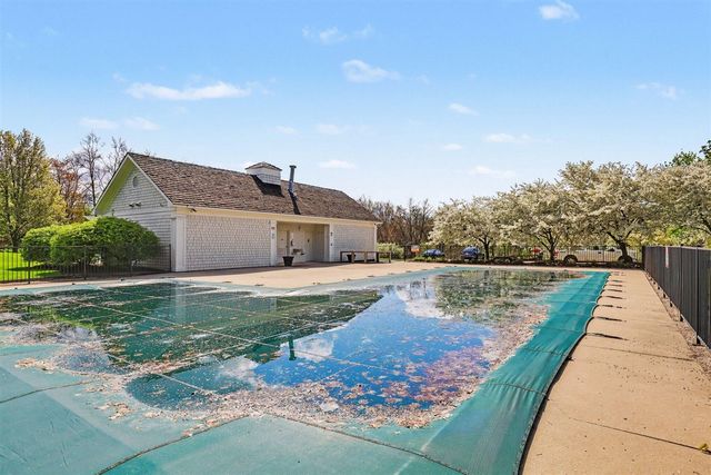 1670 Flowers Crossing Drive, Grand Rapids, MI 49525
