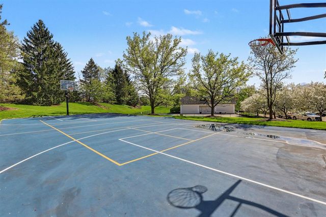 1670 Flowers Crossing Drive, Grand Rapids, MI 49525