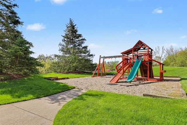 1670 Flowers Crossing Drive, Grand Rapids, MI 49525