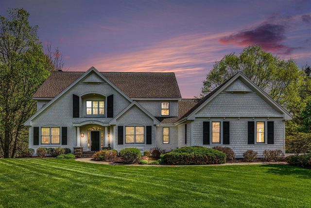 1670 Flowers Crossing Drive, Grand Rapids, MI 49525