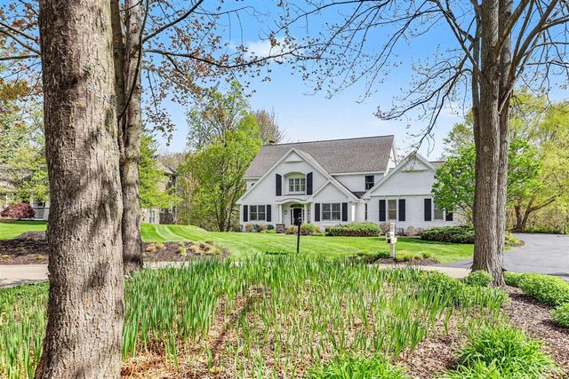 1670 Flowers Crossing Drive, Grand Rapids, MI 49525