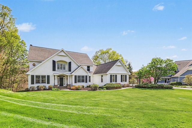 1670 Flowers Crossing Drive, Grand Rapids, MI 49525
