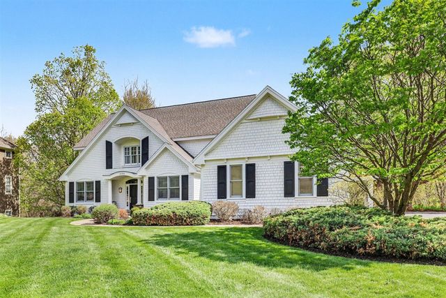 1670 Flowers Crossing Drive, Grand Rapids, MI 49525
