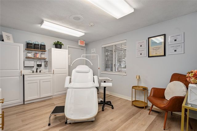 990 Main Street 3, East Greenwich, RI 02818