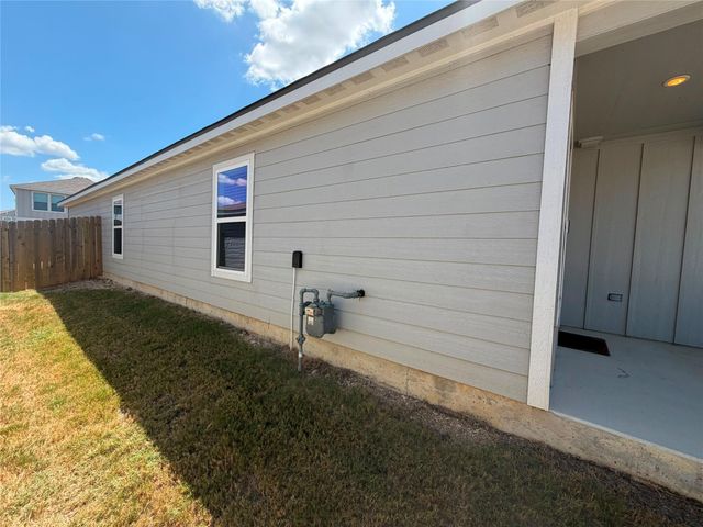 614 Aplite PASS, Maxwell, TX 78656