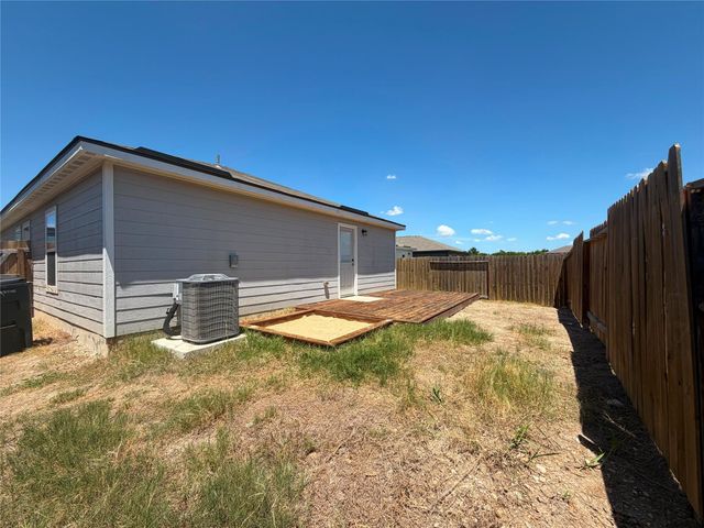 614 Aplite PASS, Maxwell, TX 78656