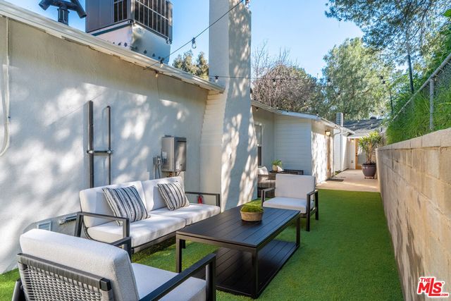 10311 Wheatland Avenue, Sunland, CA 91040