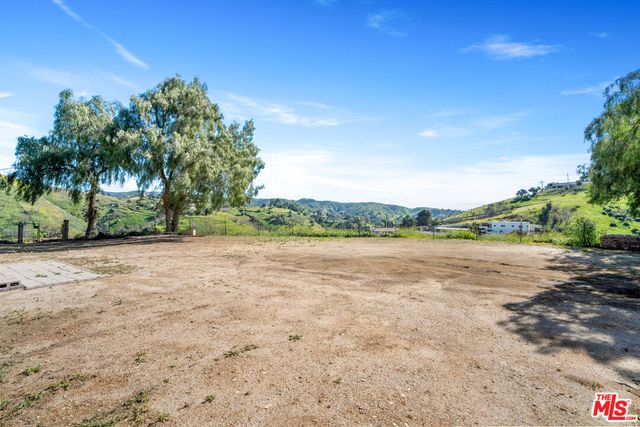 10311 Wheatland Avenue, Sunland, CA 91040