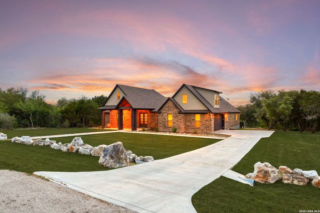 827 COUNTY ROAD 2801 E, Mico, TX 78056