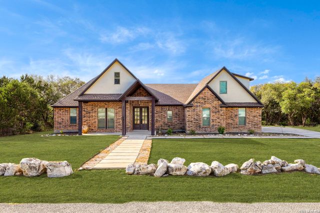 827 COUNTY ROAD 2801 E, Mico, TX 78056