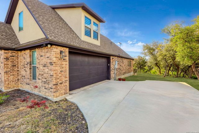 827 COUNTY ROAD 2801 E, Mico, TX 78056