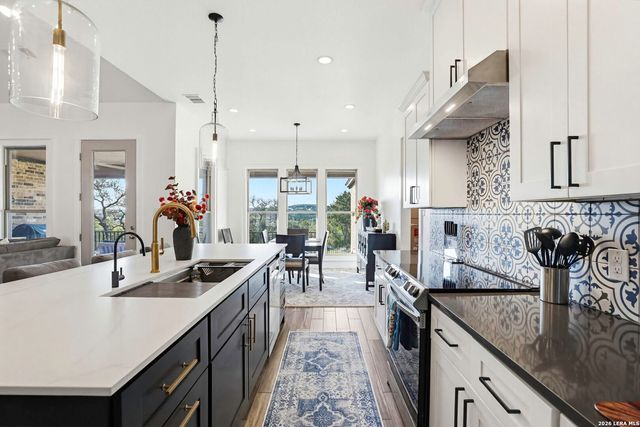 827 COUNTY ROAD 2801 E, Mico, TX 78056