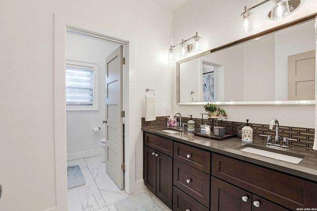 827 COUNTY ROAD 2801 E, Mico, TX 78056