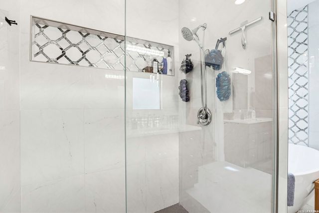 827 COUNTY ROAD 2801 E, Mico, TX 78056