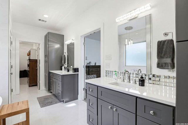 827 COUNTY ROAD 2801 E, Mico, TX 78056