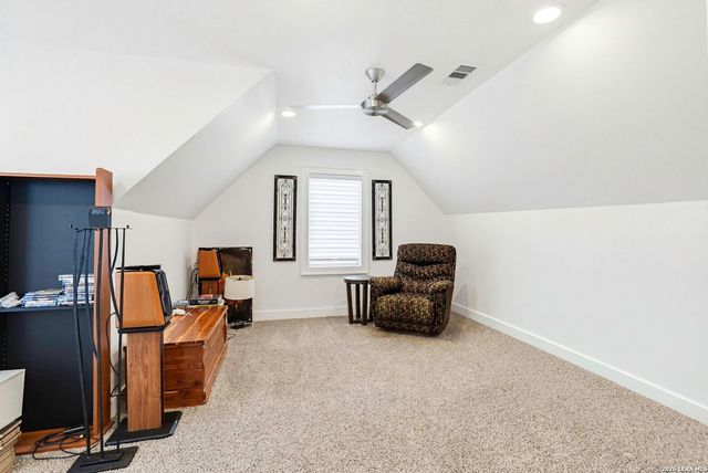 827 COUNTY ROAD 2801 E, Mico, TX 78056