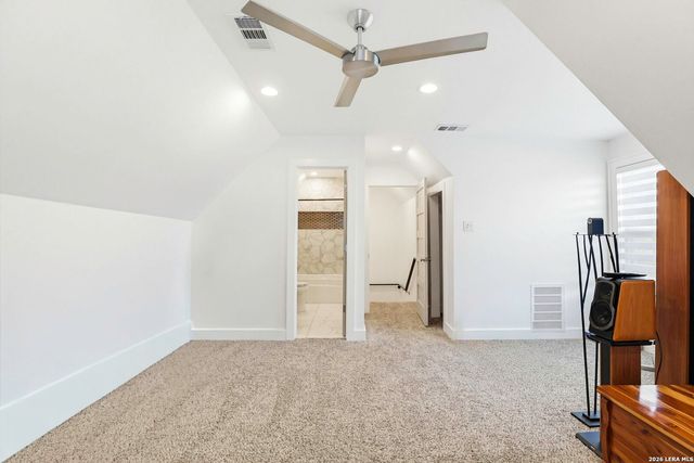 827 COUNTY ROAD 2801 E, Mico, TX 78056