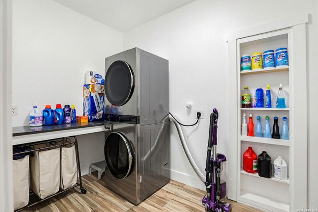 827 COUNTY ROAD 2801 E, Mico, TX 78056