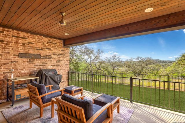 827 COUNTY ROAD 2801 E, Mico, TX 78056