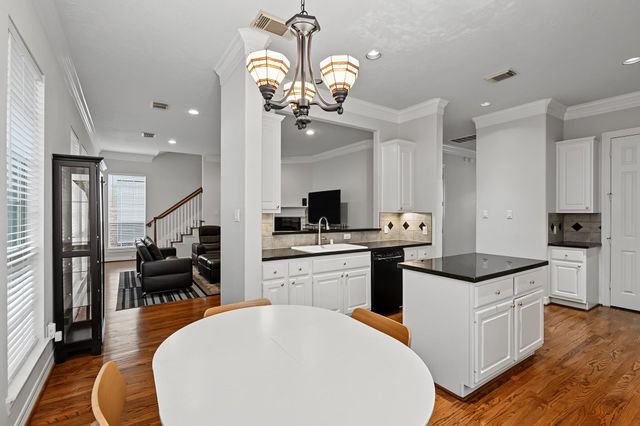 3015 Avalon Terrace, Houston, TX 77057
