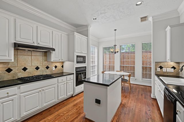 3015 Avalon Terrace, Houston, TX 77057