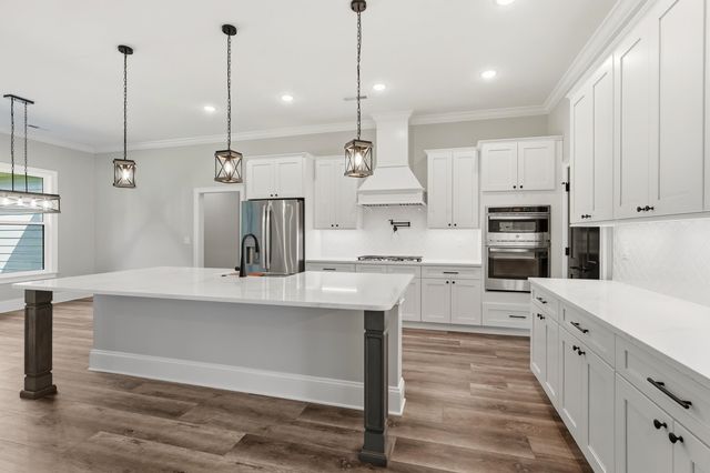 8032 Old Reaves Ferry Rd., Conway, SC 29526