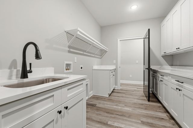 8032 Old Reaves Ferry Rd., Conway, SC 29526