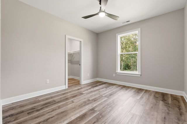 8032 Old Reaves Ferry Rd., Conway, SC 29526