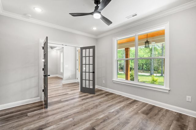 8032 Old Reaves Ferry Rd., Conway, SC 29526