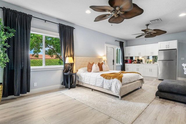 811 SE 31st Street, Boca Raton, FL 33432