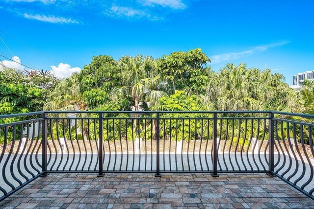 811 SE 31st Street, Boca Raton, FL 33432