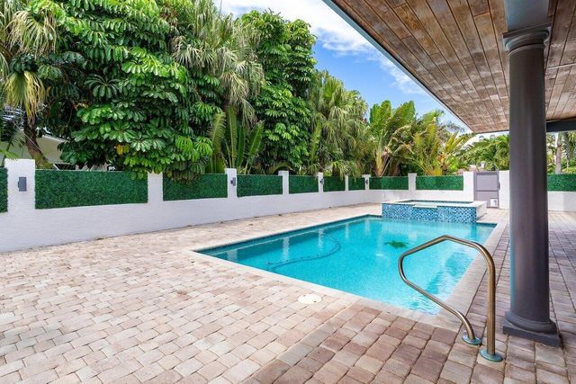 811 SE 31st Street, Boca Raton, FL 33432