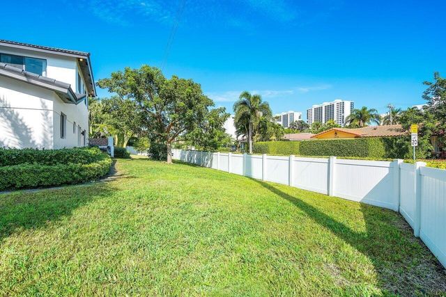 811 SE 31st Street, Boca Raton, FL 33432