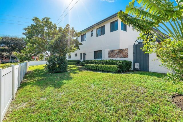 811 SE 31st Street, Boca Raton, FL 33432