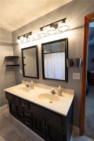 320 Shenandoah Drive, Raymore, MO 64083