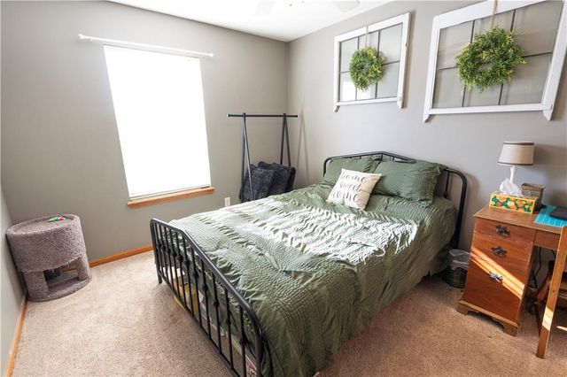 320 Shenandoah Drive, Raymore, MO 64083