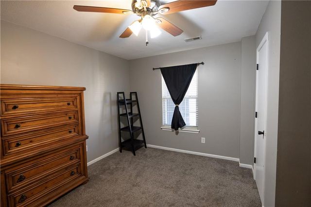 320 Shenandoah Drive, Raymore, MO 64083