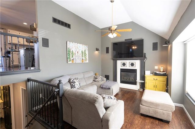 320 Shenandoah Drive, Raymore, MO 64083