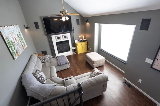 320 Shenandoah Drive, Raymore, MO 64083