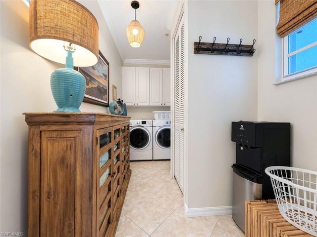 1262 Sweetwater LN 1505, Naples, FL 34110