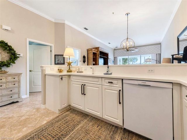 1262 Sweetwater LN 1505, Naples, FL 34110