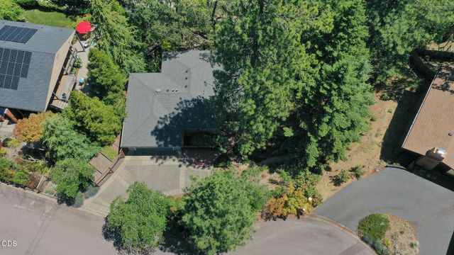 590 Taylor Street, Ashland, OR 97520