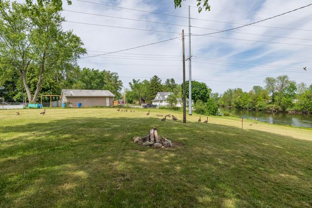 810 S Constantine Street, Three Rivers, MI 49093