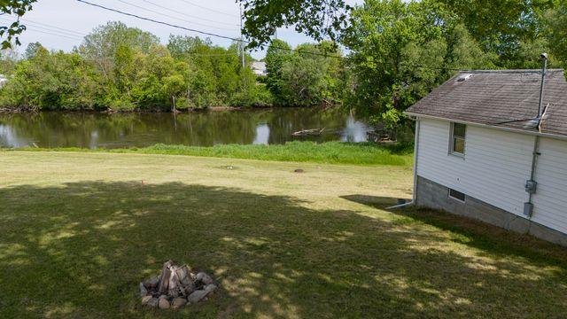 810 S Constantine Street, Three Rivers, MI 49093