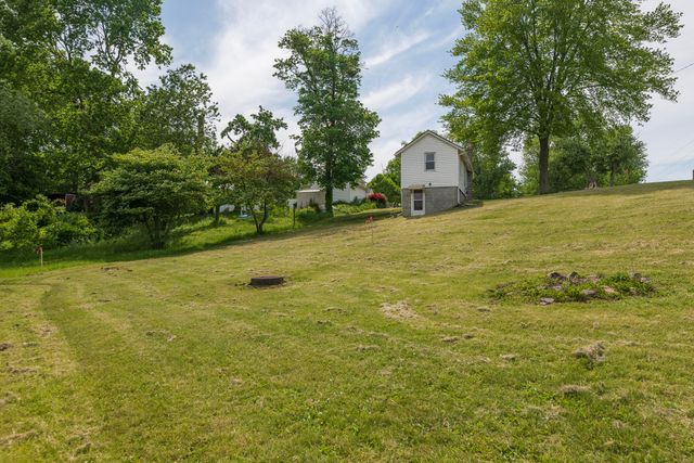 810 S Constantine Street, Three Rivers, MI 49093